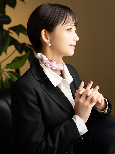 皐月 由華子